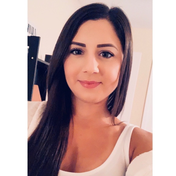 Meet your Posher, Andrea - Picture 1 of 1